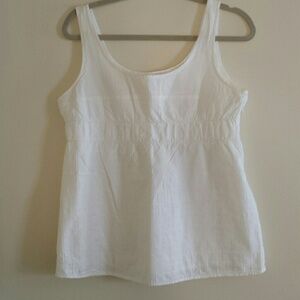 GAP White Sleeveless Scoop Neck Tank Top